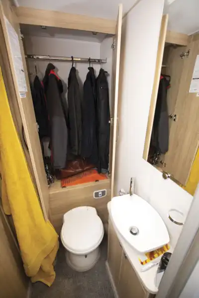 The wardrobe in the Elddis Marquis Majestic 185 motorhome (Click to view full screen)