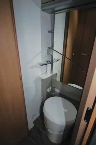 The toilet (Click to view full screen)