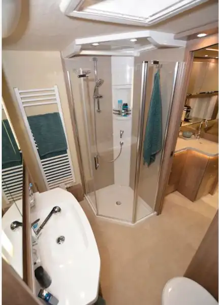 The Morelo Palace 88 G A-class motorhome washroom (Click to view full screen)