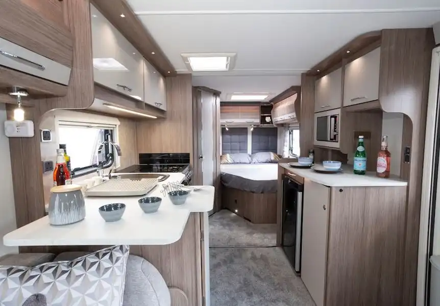 The Coachman VIP 540 Xtra caravan view aft (Click to view full screen)