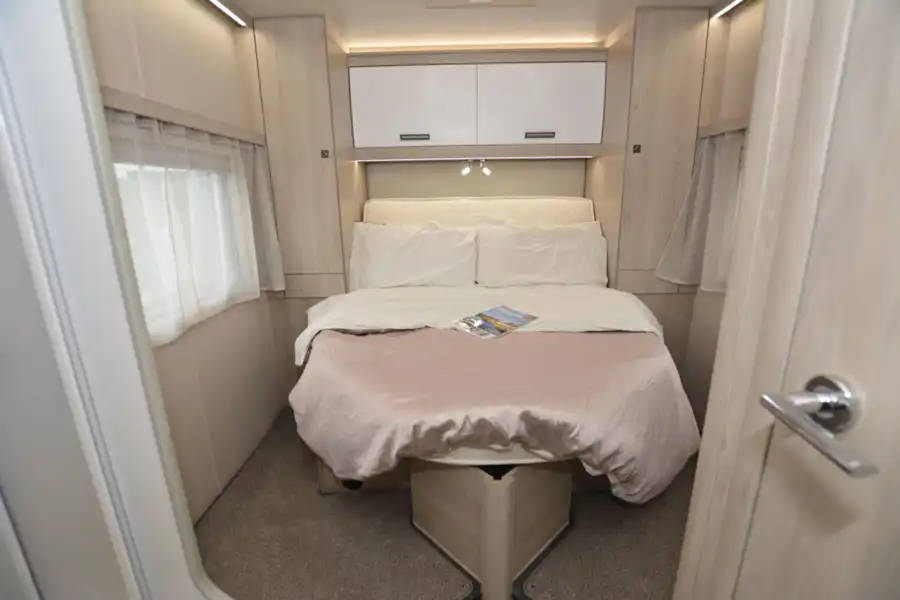 The bedroom in the Auto-Trail F-Line F74 motorhome (Click to view full screen)